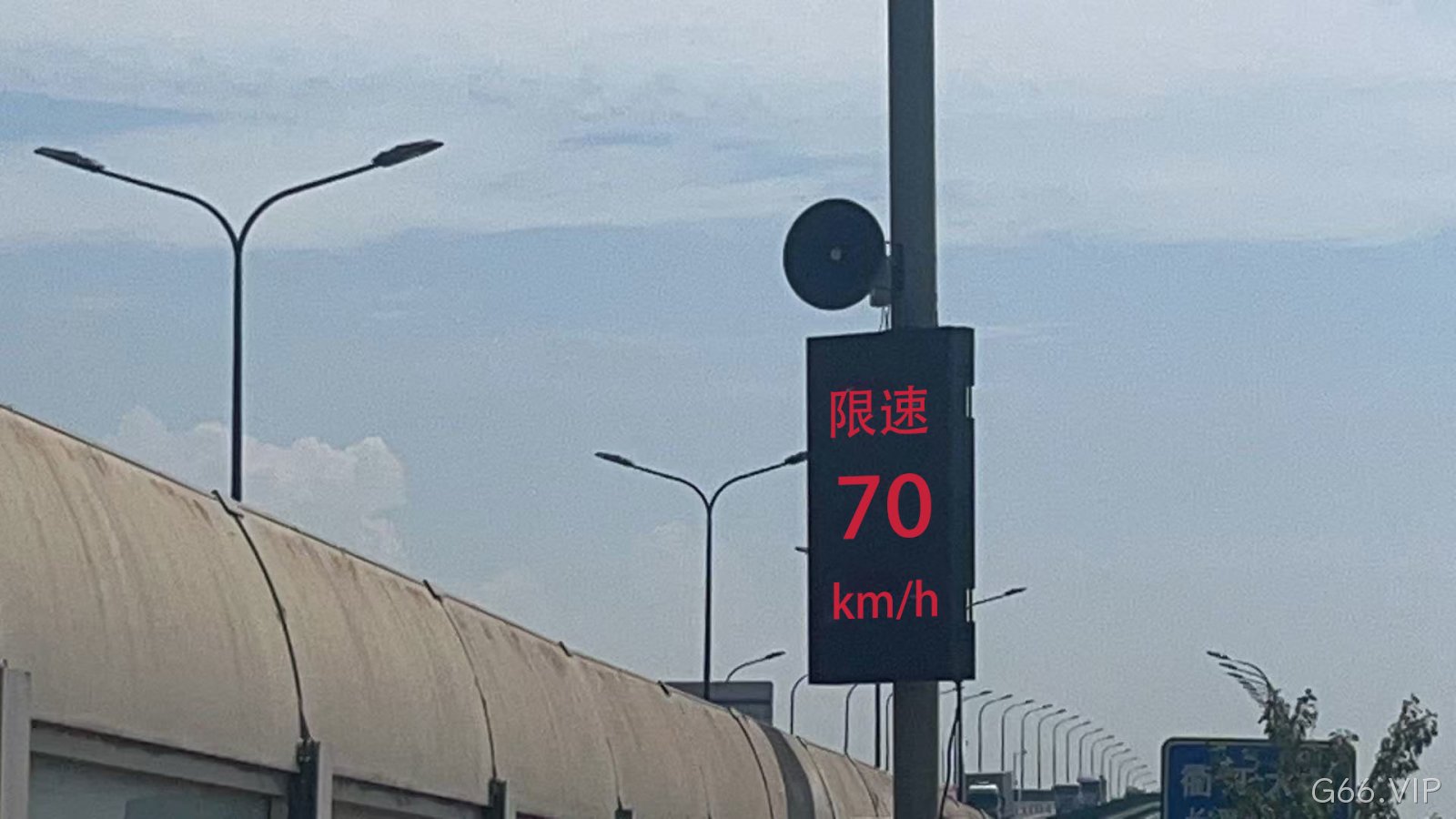桥梁预警屏案例