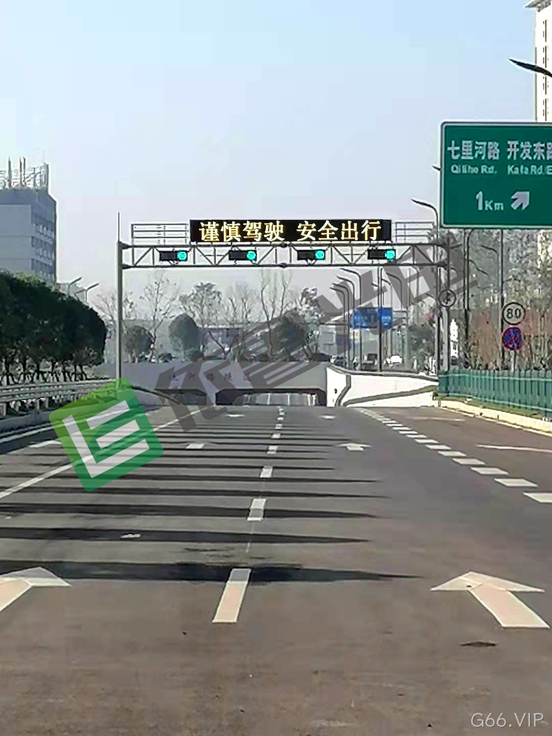 隧道情报板