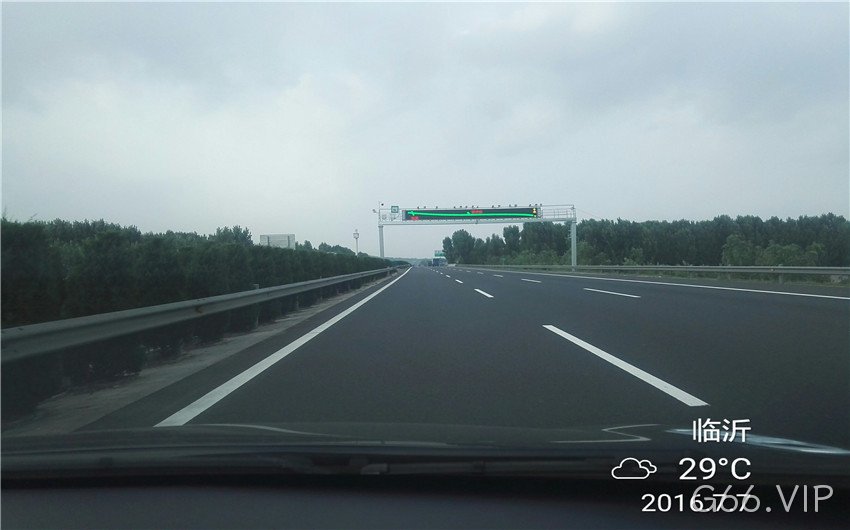 雨天道路